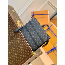 LOUIS VUITTON-M45937 루이비통 모노그램 이클립스 트렁크 파우치