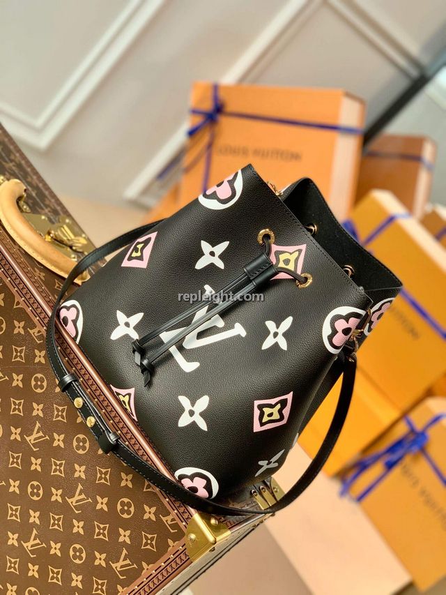 LOUIS VUITTON-M45821 루이비통 블랙 모노그램 네오노에 MM