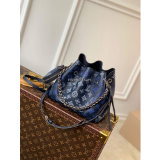 LOUIS VUITTON-M59552 루이비통 네이비 모노그램 마히나 카프스킨 벨라