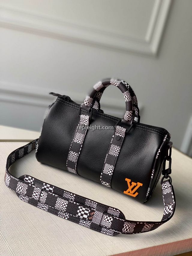 LOUIS VUITTON-M80202 루이비통 블랙 키폴 나노