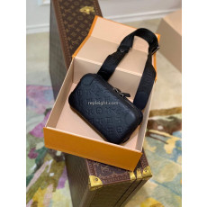 LOUIS VUITTON-M20439 루이비통 블랙 모노그램 토뤼옹 가죽 호라이즌 클러치