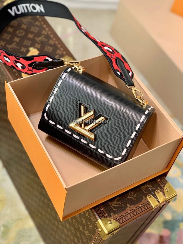 LOUIS VUITTON-M58723 루이비통 블랙 에삐 레더 트위스트 PM