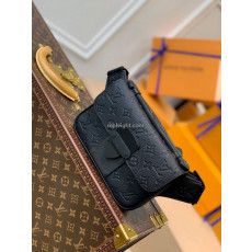 LOUIS VUITTON-M58487 루이비통 블랙 모노그램 토뤼옹 S 락 슬링 백