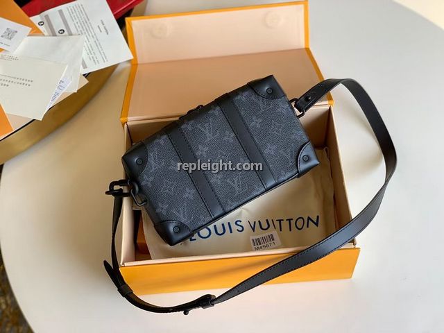 LOUIS VUITTON-M69838 루이비통 모노그램 이클립스 트렁크 월릿