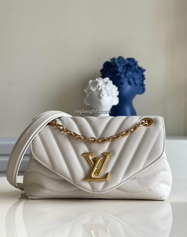 LOUIS VUITTON-M58549 루이비통 아이보리 LV 뉴 웨이브 체인 백