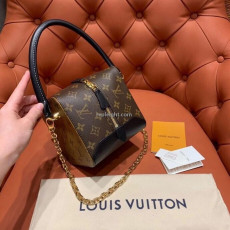 LOUIS VUITTON-M43589 루이비통 모노그램 리버스 스퀘어 백