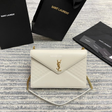 SAINT LAURENT-668863 생 로랑 화이트 퀄트 램스킨 GABY 사첼 백