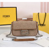 FENDI-8BR793 펜디 네이비 더블 F 미디 바게트 체인