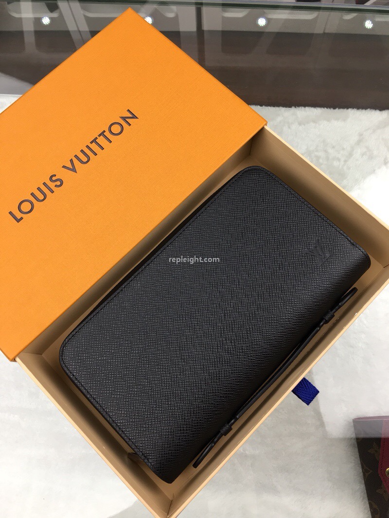 LOUIS VUITTON-M42097 루이비통 타이가 레더 블랙 지피 XL