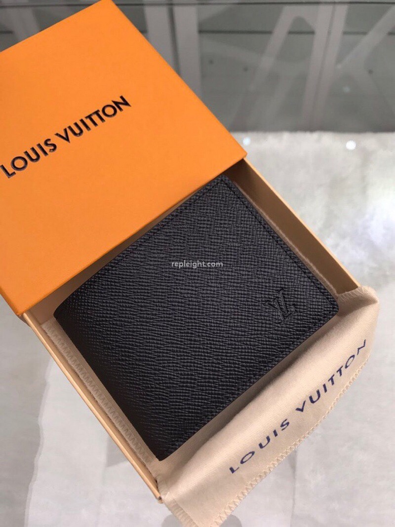 LOUIS VUITTON-M42100 루이비통 타이가 레더 아메리고 월릿 블랙