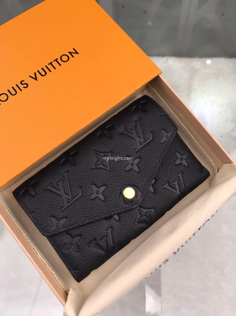 LOUIS VUITTON-M60568 루이비통 모노그램 앙프렝뜨 컴팩트 큐리어스 월릿 블랙