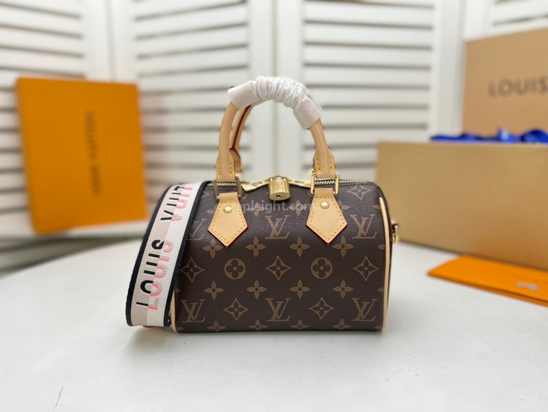 LOUIS VUITTON-M46234 루이비통 블랙 모노그램 스피디 반둘리에 20