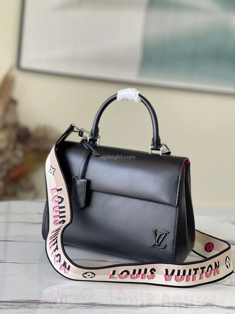 LOUIS VUITTON-M59134 루이비통 블랙 에삐 클루니 BB