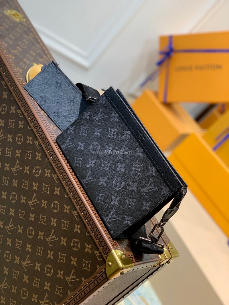 LOUIS VUITTON-M81124 루이비통 모노그램 이클립스 가스통 웨어러블 월릿