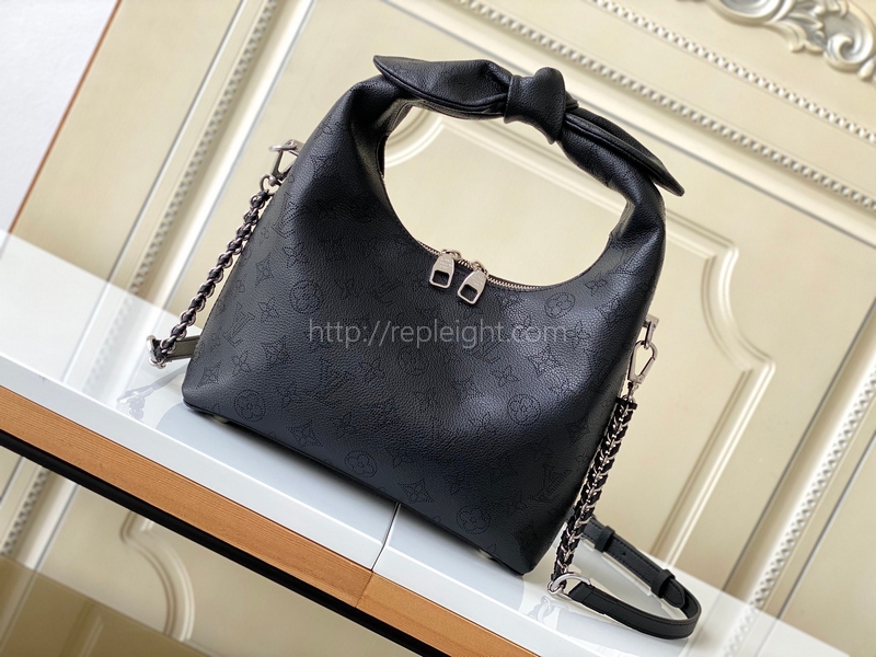 LOUIS VUITTON-M20703 루이비통 마히나 송아지 가죽 와이 낫 PM