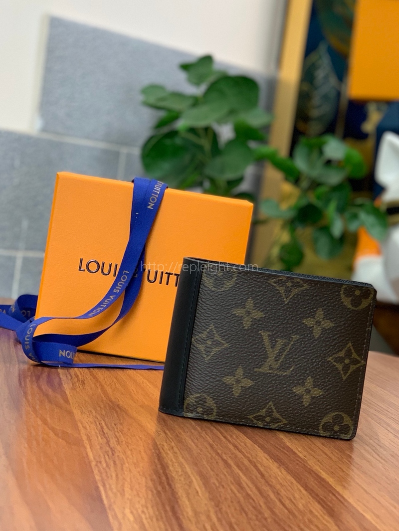 LOUIS VUITTON-M69408 루이비통 멀티플 월릿 모노그램 마카사