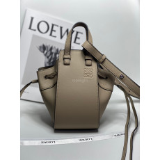 로에베 - LOEWE - 클래식 송아지 가죽 미니 Hammock drawstring 314.30.V07