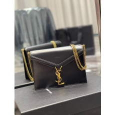 YSL-532750BOW0W1000  그랑 드 뿌드르 엠보스드  CASSANDRA 모노그램 클래스프 백