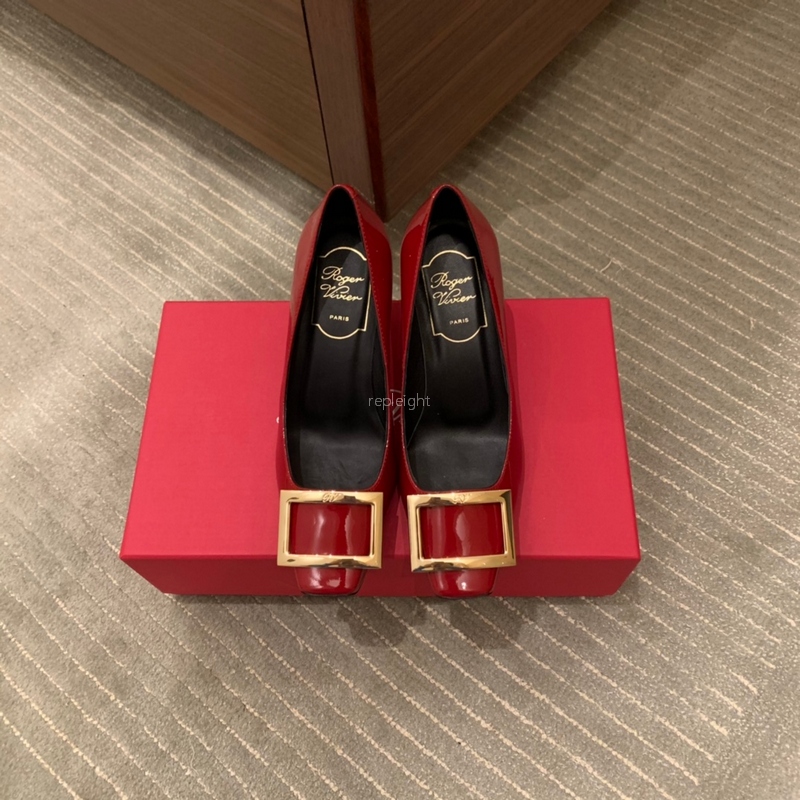 로저 비비에 - Roger Vivier 트럼펫 메탈 버클 펌프스 6.5CM (5)