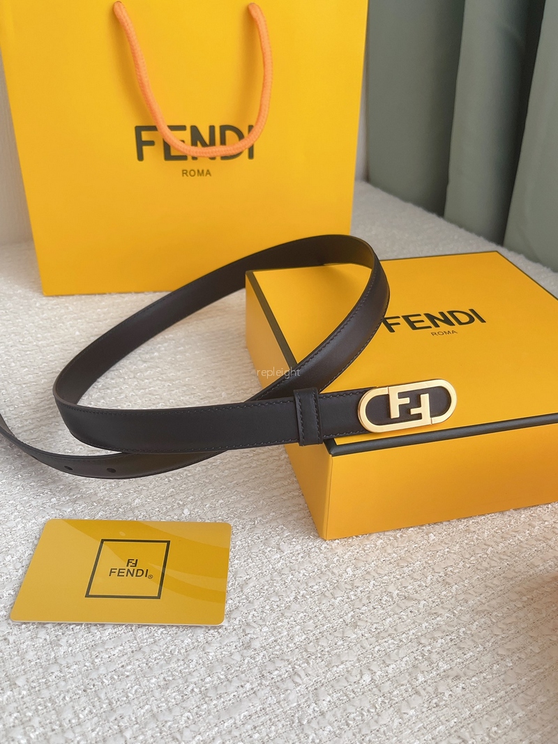 FENDI- 펜디 O’Lock Belt 2.0 (여성) 1