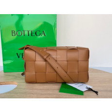 BOTTEGA VENETA-709360VMAY12593 Brick Cassette 카세트