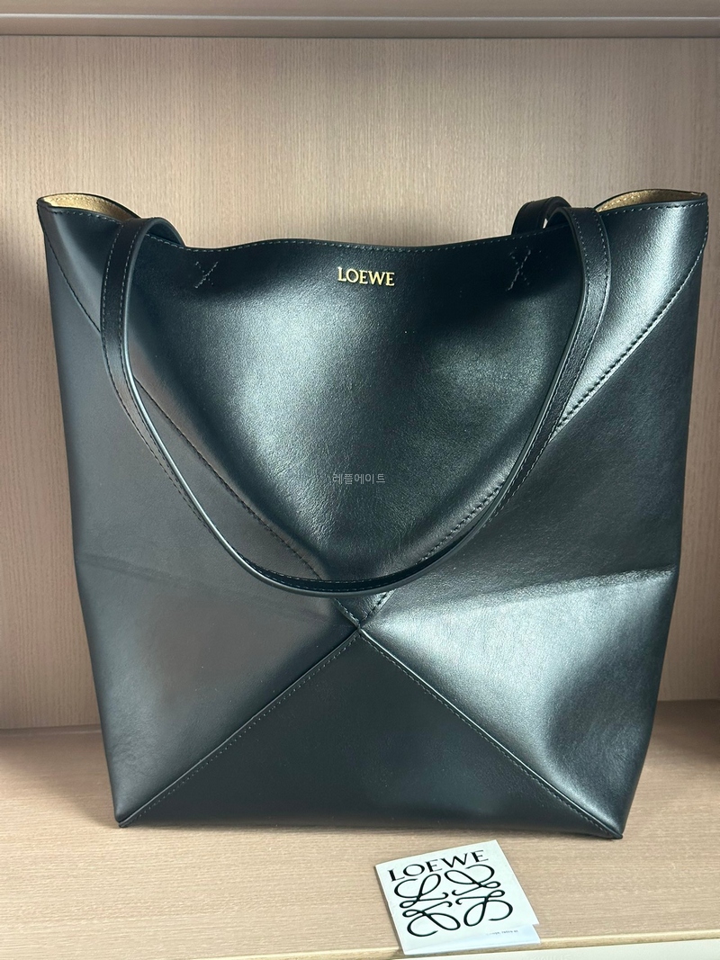 로에베 -LOEWE 0010896611  Puzzle Fold Tote in shiny calfskin