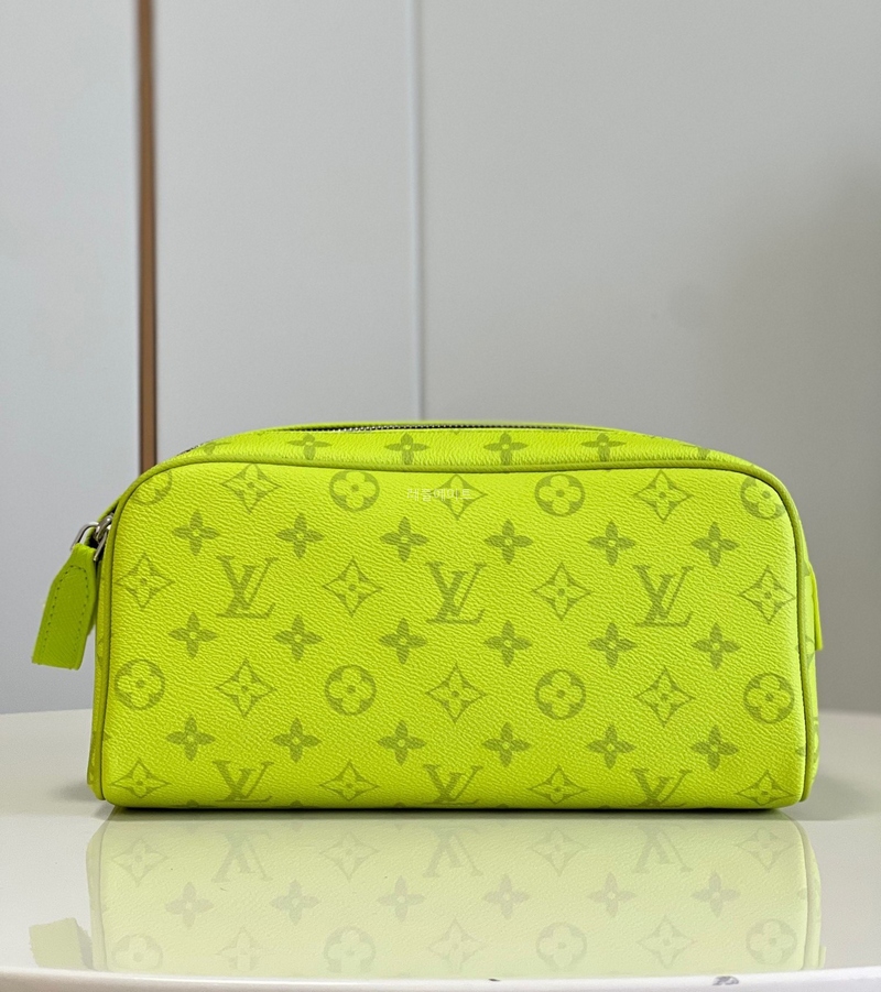 LOUIS VUITTON - 루이비통 M10144 돕 키트