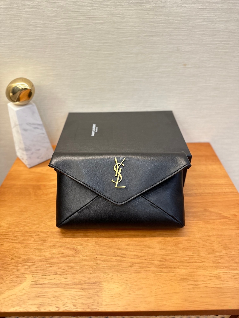 YSL- SAINT LAURENT 764931AACX71000 램스킨 CASSANDRE 스몰 ENVELOPE 파우치