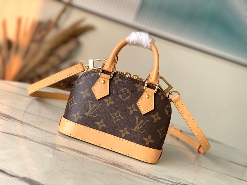 LOUIS VUITTON-루이비통 M82717 모노그램 나노 알마