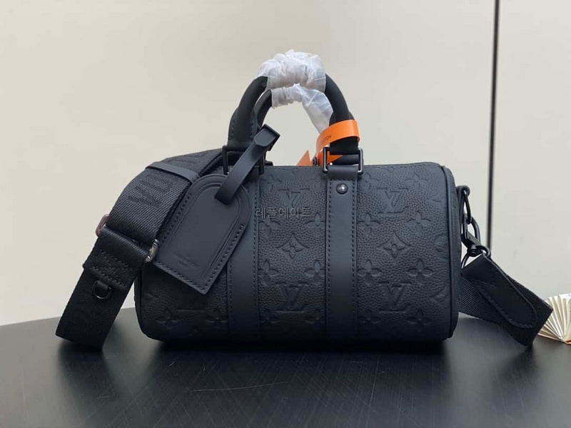 LOUIS VUITTON-루이비통 M20900 키폴 반둘리에 25